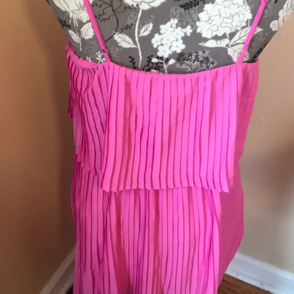EUC Size Medium Pink Pleated Dress A1 - Picture 3 of 3